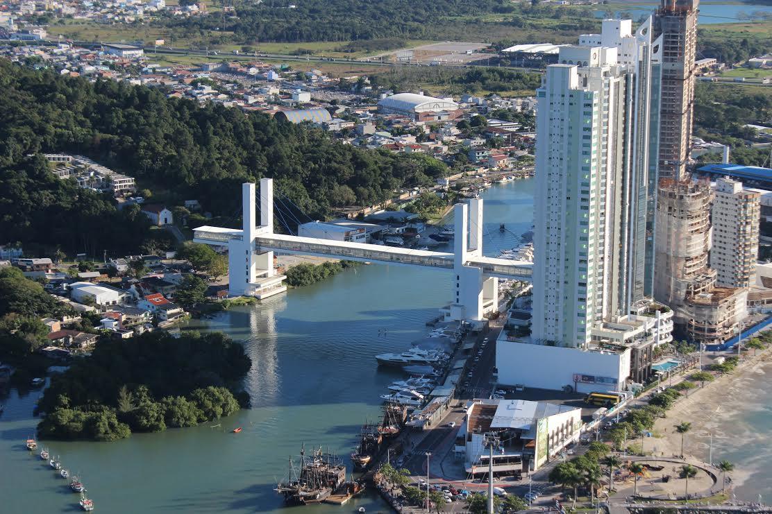 Ferienwohnung Ape Da Monica Balneário Camboriú Exterior foto